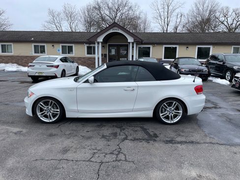 Used 2013 BMW 135i Convertible RWD image 2