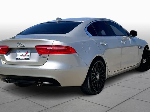Used 2017 Jaguar XE Prestige image 13