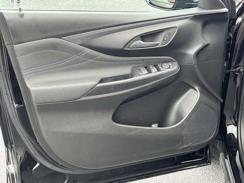 Used 2025 Buick Envista Sport Touring FWD image 24