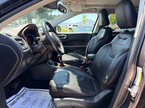 Used 2019 Jeep Compass Trailhawk w/ Leather Interior Group AWD/4WD image 24