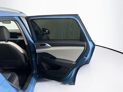 Used 2025 Volkswagen Taos SE FWD image 28