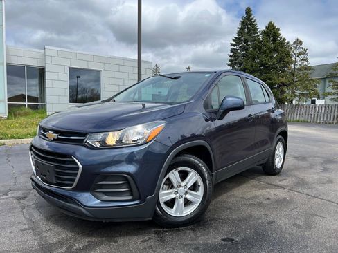 Used 2019 Chevrolet Trax LS w/ LPO, Protection Package FWD image 2