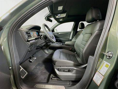 New 2026 Volkswagen Atlas Cross Sport SEL R-Line image 10