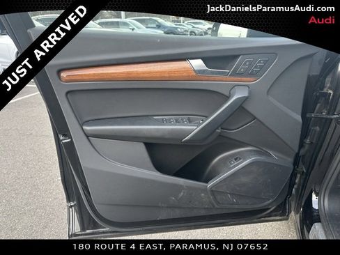 Used 2023 Audi Q5 2.0T Premium w/ Convenience Package image 15