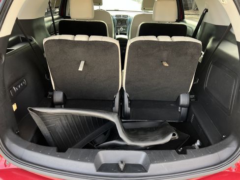 Used 2016 Ford Explorer Platinum image 38