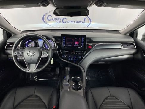 Used 2024 Toyota Camry SE FWD image 12