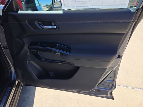 New 2026 Nissan Pathfinder Platinum image 23