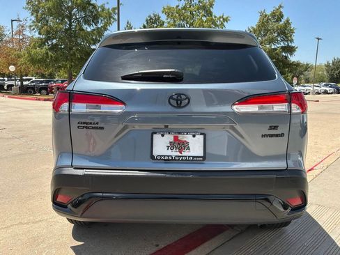 Used 2024 Toyota Corolla Cross AWD Hybrid image 7