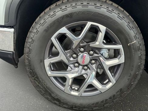 New 2026 GMC Sierra 1500 SLT w/ SLT Premium Plus Package image 10