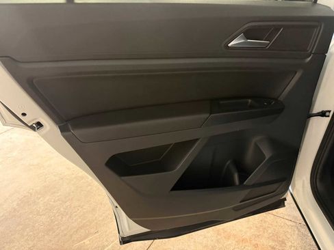 Certified 2020 Volkswagen Atlas Cross Sport SE w/ Panoramic Sunroof Package image 24