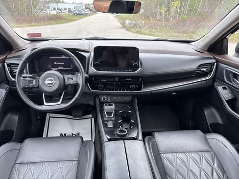 Certified 2023 Nissan Rogue Platinum w/ Platinum Premium Package AWD/4WD image 18