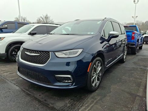 Used 2022 Chrysler Pacifica Pinnacle image 4