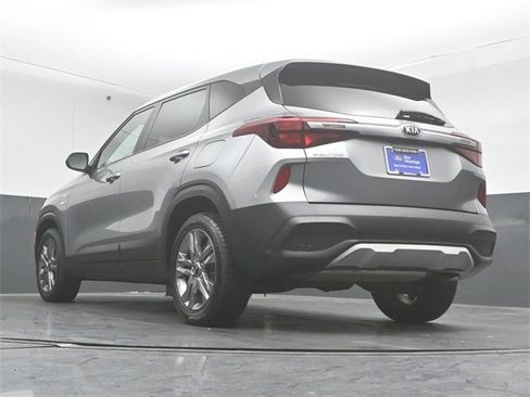 Used 2021 Kia Seltos LX image 41