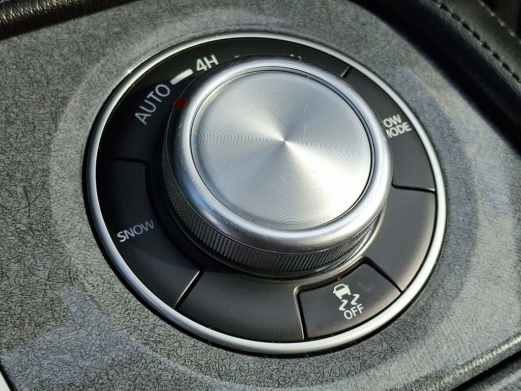 Used 2022 Nissan Armada SV AWD/4WD image 27