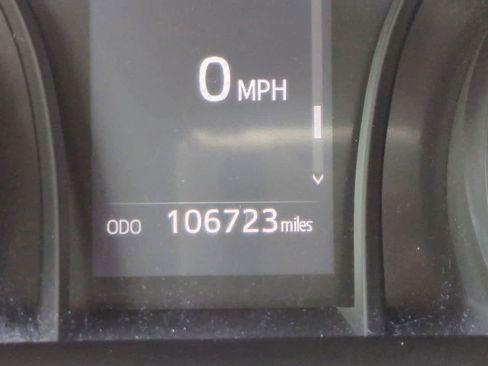 Used 2018 Toyota Camry LE FWD image 24