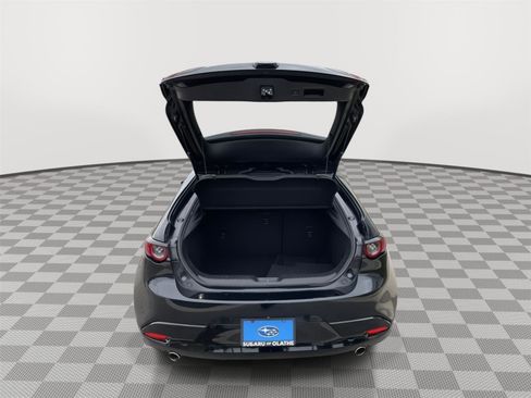 Used 2019 MAZDA MAZDA3 Hatchback w/ Preferred Package FWD image 14
