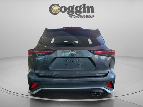 Certified 2025 Toyota Highlander XSE image 2