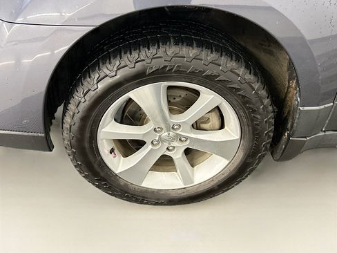 Used 2014 Subaru Outback 3.6R Limited w/ Moonroof Package AWD/4WD image 11