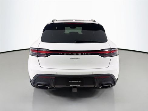 Certified 2025 Porsche Macan AWD/4WD image 27