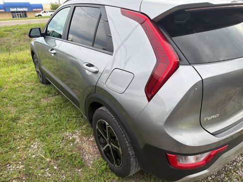 Used 2025 Kia Niro LX FWD image 7