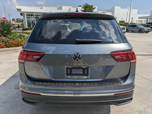 Certified 2023 Volkswagen Tiguan SE FWD image 5
