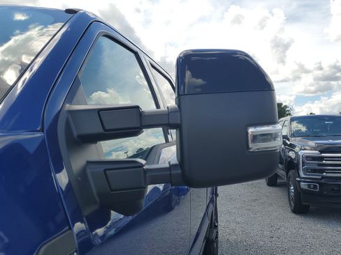 New 2026 Ford F350 Platinum w/ FX4 Off-Road Package image 5