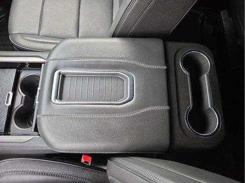 Used 2022 GMC Yukon Denali RWD image 16