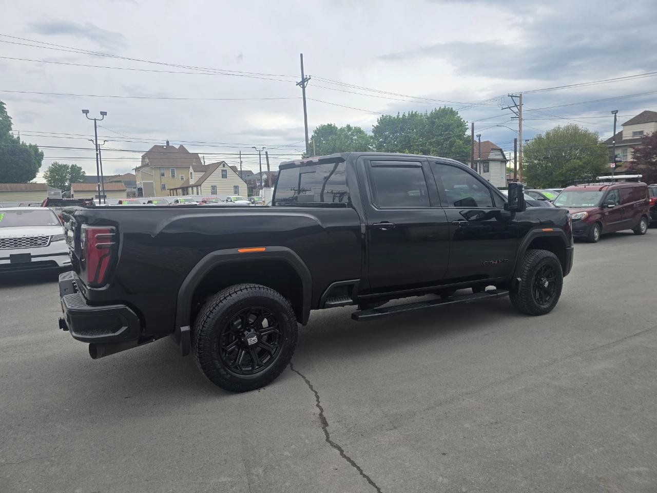 Used 2024 GMC Sierra 3500 AT4 w/ AT4 Preferred Package AWD/4WD image 5