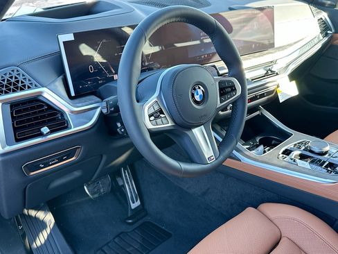 New 2026 BMW X7 xDrive40i w/ M Sport Package AWD/4WD image 7
