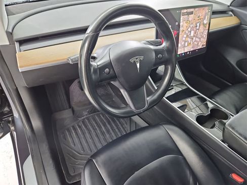 Used 2018 Tesla Model 3 Mid Range image 2