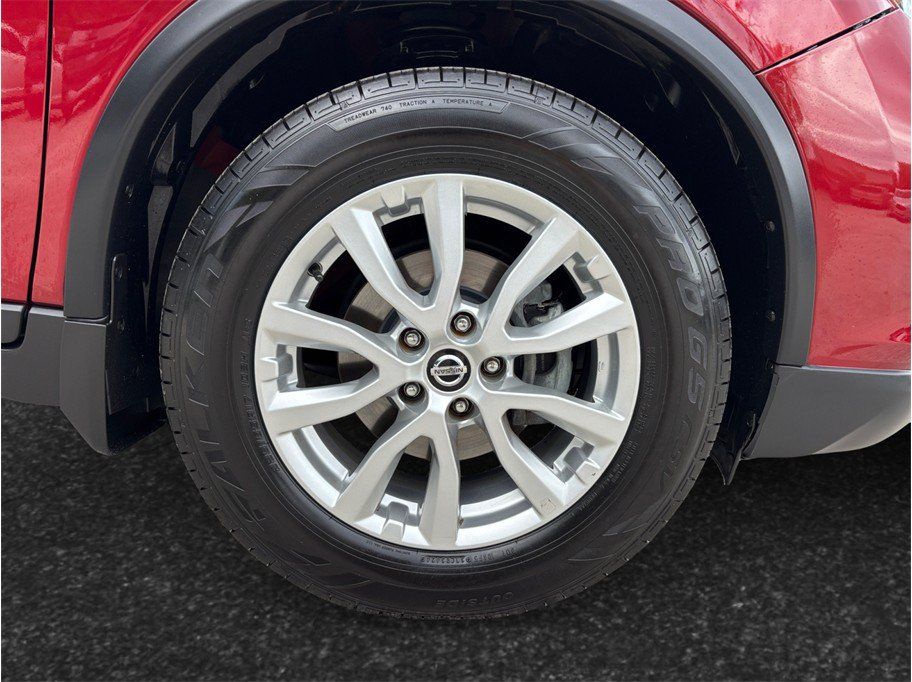 Used 2018 Nissan Rogue SV FWD image 12