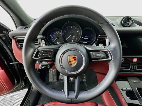 Used 2026 Porsche Macan AWD/4WD image 14