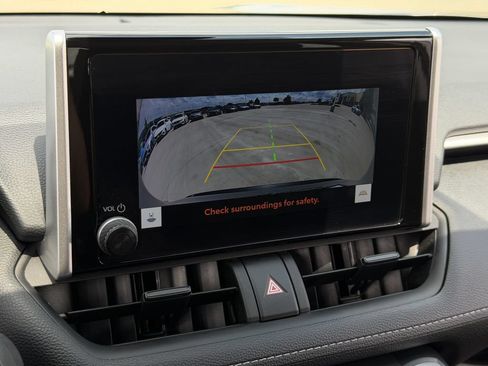 Used 2024 Toyota RAV4 XLE w/ Convenience Package FWD image 18