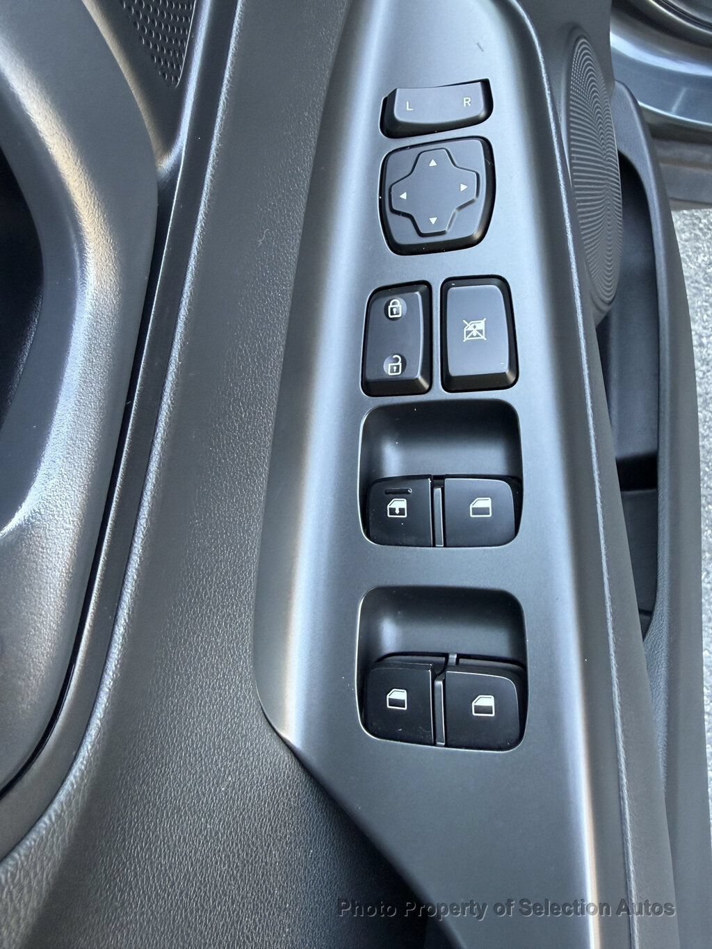 Used 2020 Hyundai Kona SE AWD/4WD image 12