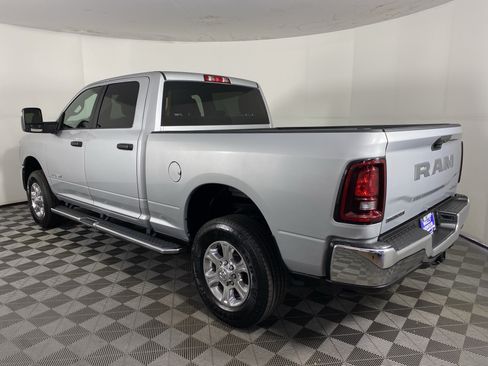 Used 2026 RAM 2500 Big Horn AWD/4WD image 9
