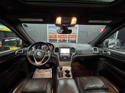Used 2017 Jeep Grand Cherokee Overland image 35