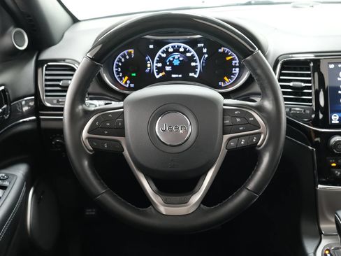 Used 2020 Jeep Grand Cherokee Overland AWD/4WD image 12