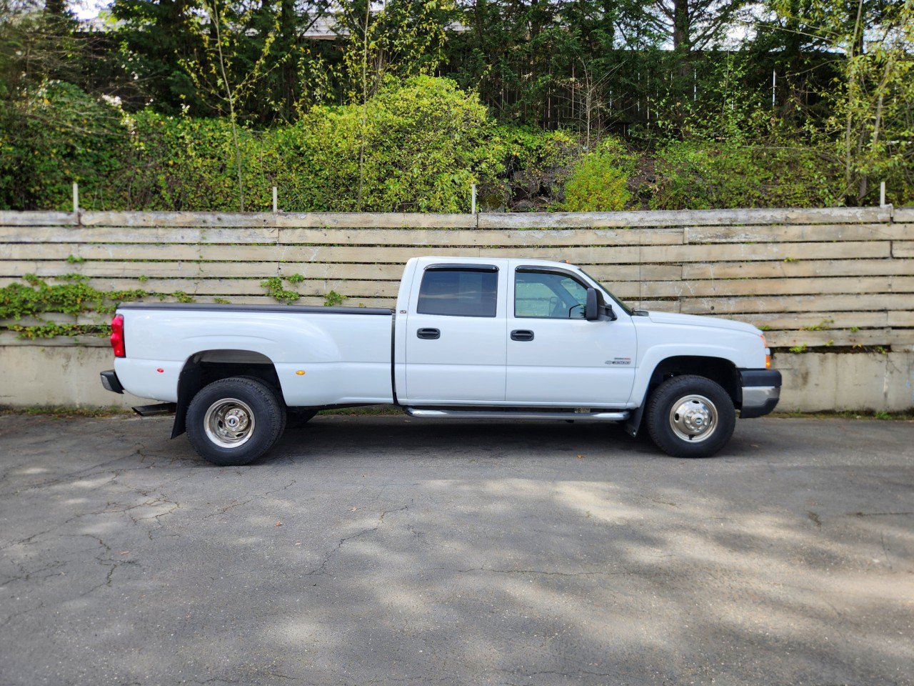 Used 2006 Chevrolet Silverado 3500 LT w/ Heavy-Duty Power Package AWD/4WD image 26