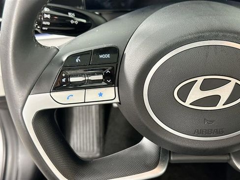 Used 2025 Hyundai Elantra Limited FWD image 24