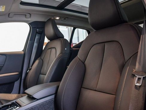 New 2025 Volvo XC40 B5 Ultra w/ Climate Package image 19