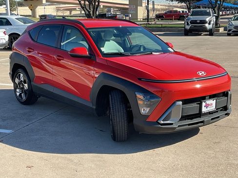 Used 2025 Hyundai Kona SEL image 4