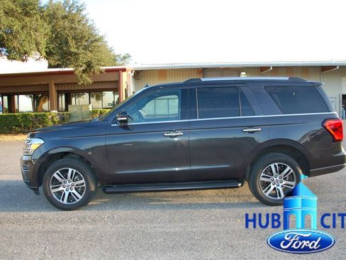 Used 2024 Ford Expedition Limited RWD image 2