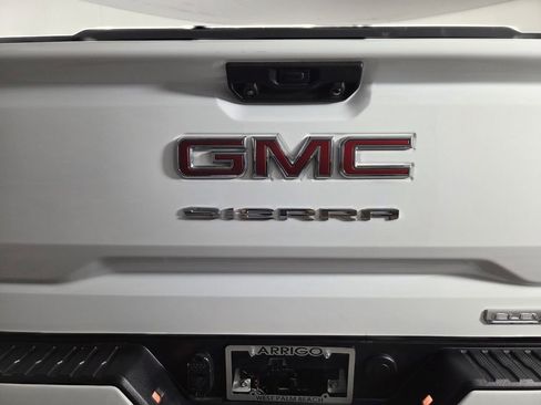 Used 2024 GMC Sierra 1500 Elevation image 29