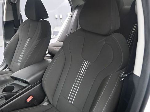 Used 2024 Hyundai Elantra SEL image 12