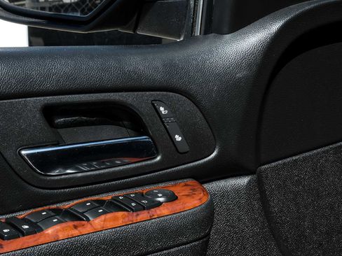 Used 2012 Chevrolet Avalanche LT w/ All-Star Edition image 37