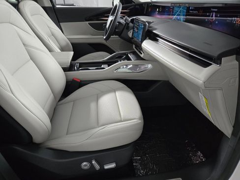 New 2026 Lincoln Nautilus Premier image 19