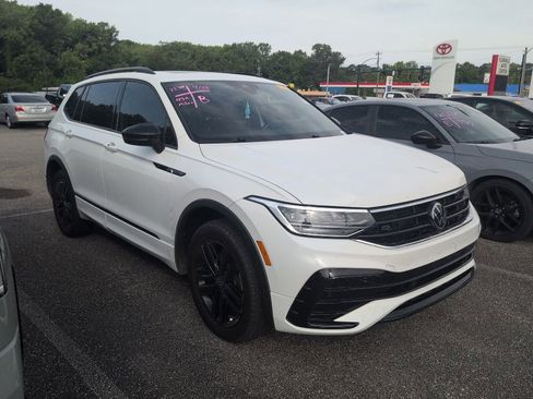 Used 2022 Volkswagen Tiguan SE R-Line AWD/4WD image 1