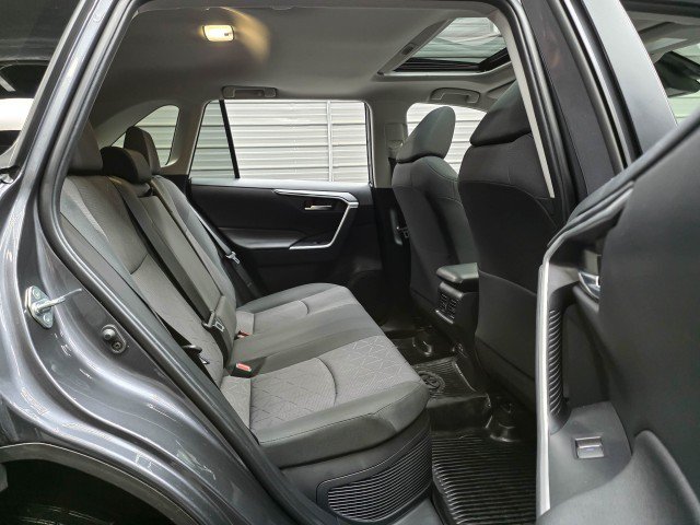 Used 2022 Toyota RAV4 XLE w/ Convenience Package AWD/4WD image 17