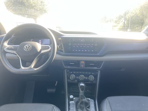 Certified 2024 Volkswagen Taos SE w/ Panoramic Sunroof Package image 27