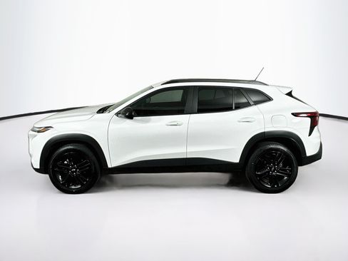 Used 2024 Chevrolet Trax ACTIV w/ Sunroof Package FWD image 4